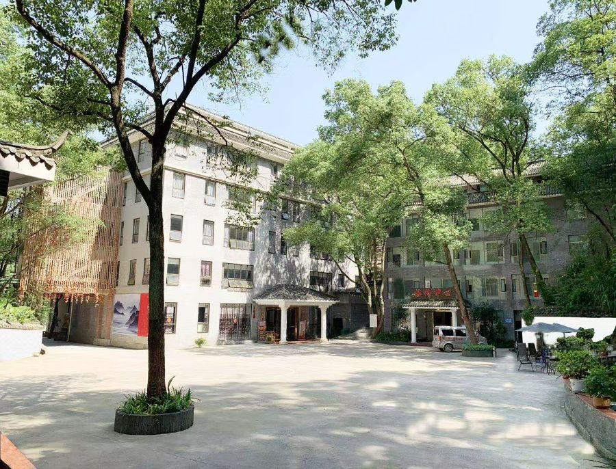 重庆市巴南区逸智春晖养老院有限责任公司